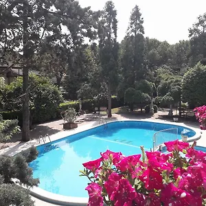 New Tiffany's Park Отель